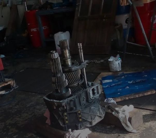 Transmission repair — Roadside repair on a European motorway